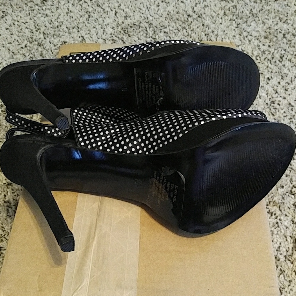 Heels - Picture 3 of 4